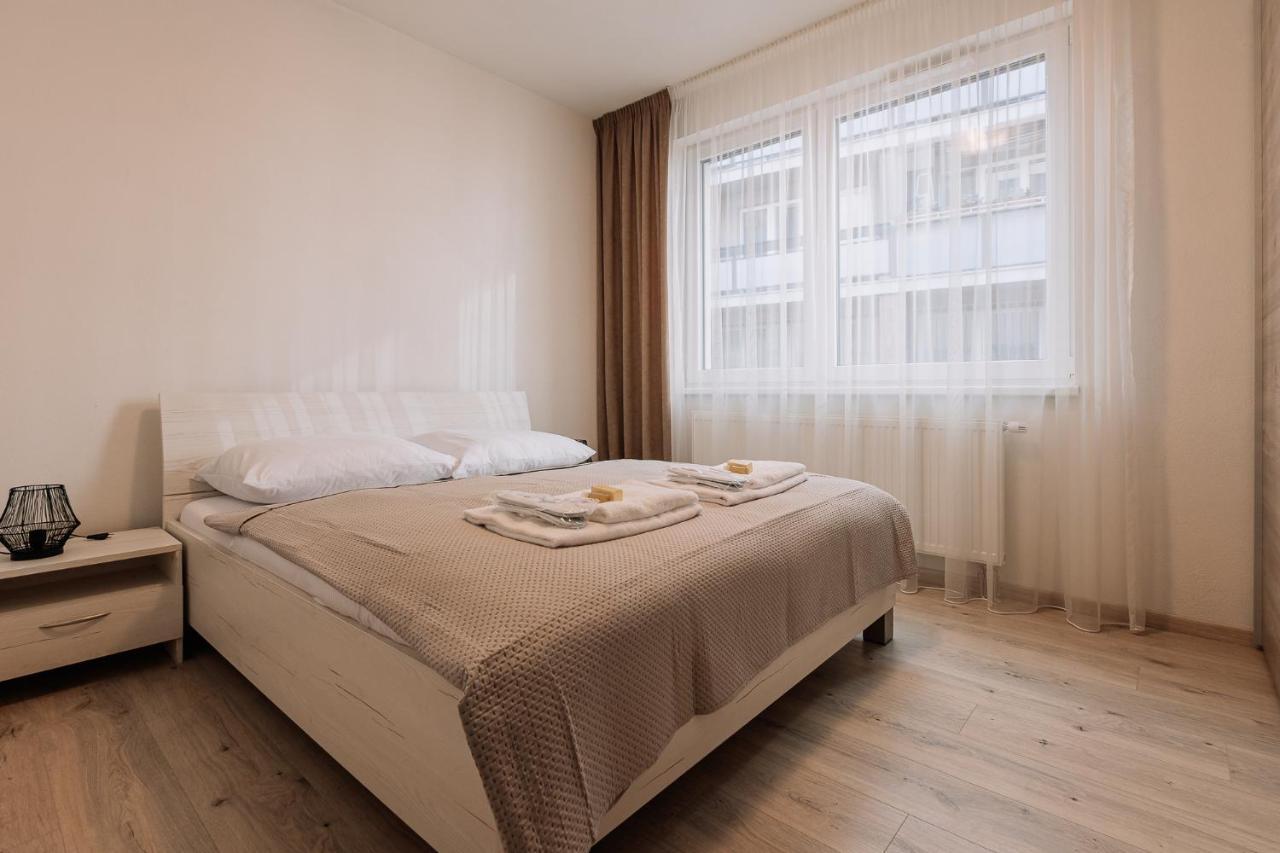 Skau 1 Old Town Family & Business Apartment Free Parking Bratislava Exterior foto
